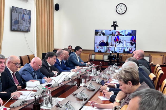 Глава Дагестана провел совещание по актуальным вопросaм