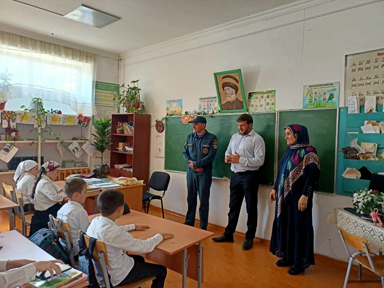 Урок безопасности, приуроченный к началу учебного года в Гумбетовском районе