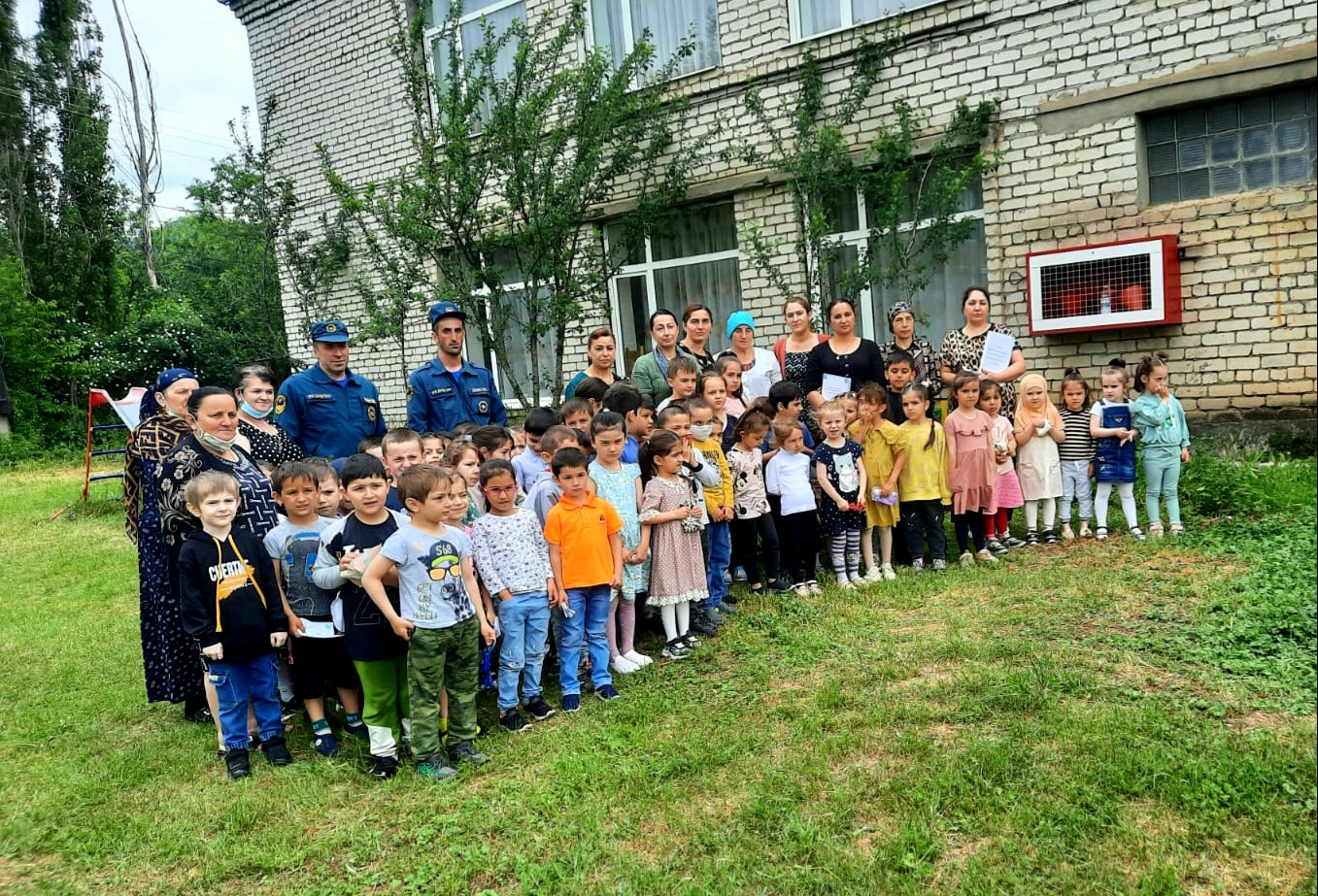 Урок безопасности в МКДОУ «Хивский детский сад «Солнышко» Хивского района