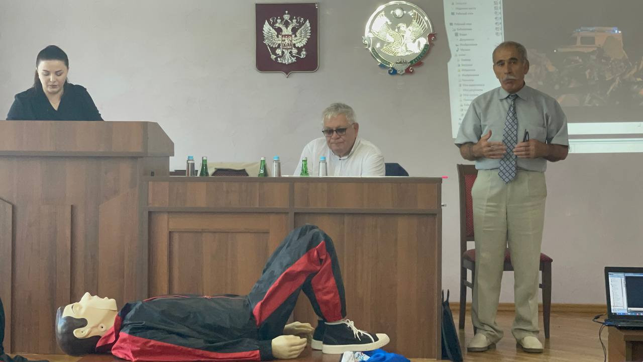Преподаватели ГБОУ РД «УМЦ по ГО и ЧС» провели выездное занятие в г. Южно-Сухокумск.