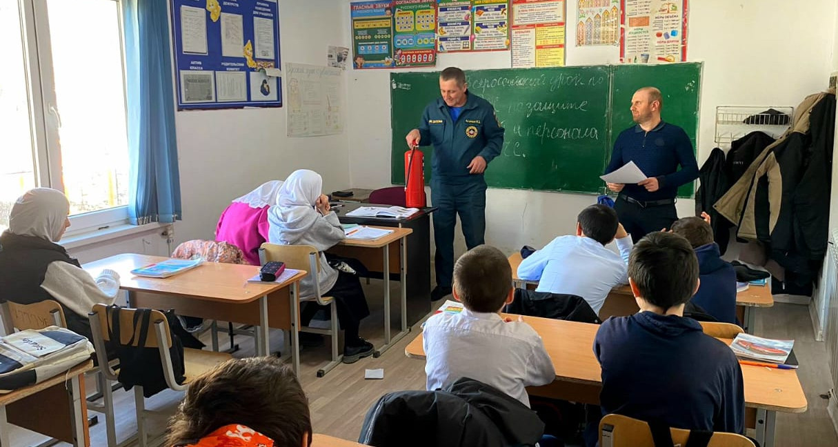 "Запоминай и соблюдай!" Урок безопасности  в МКОУ "Кидеринская СОШ"
