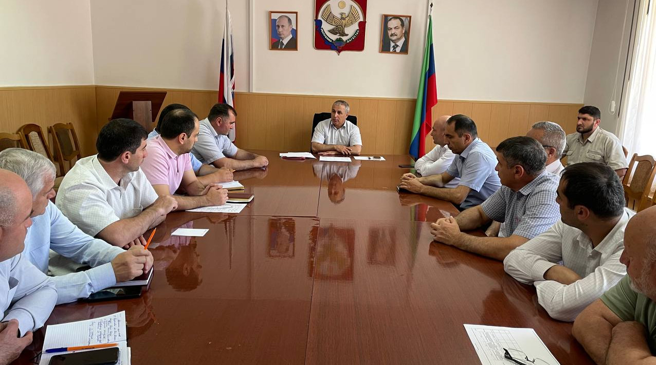 Врио министра МЧС Дагестана Надим Велиханов посетил Хивскйи район.