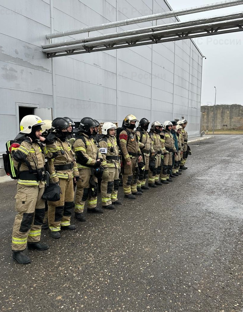 Огнеборцы Дагестана провели учения на территории Дербентского завода игристых вин
