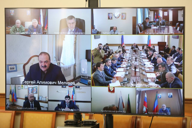 Глава Дагестана провел совещание по актуальным вопросам в сфере строительства