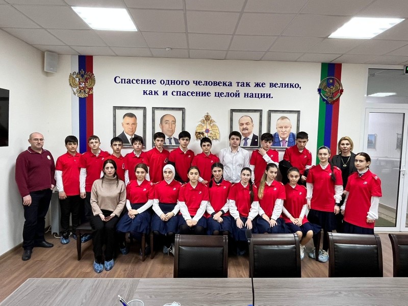 Экскурсия для школьников прошла в Резервном центре обработки вызовов «Системы – 112» г. Каспийска
