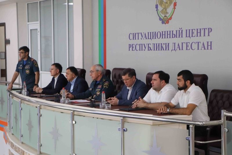Нариман Казимагамедов провёл учебно-методический сбор с главами муниципальных образований республики