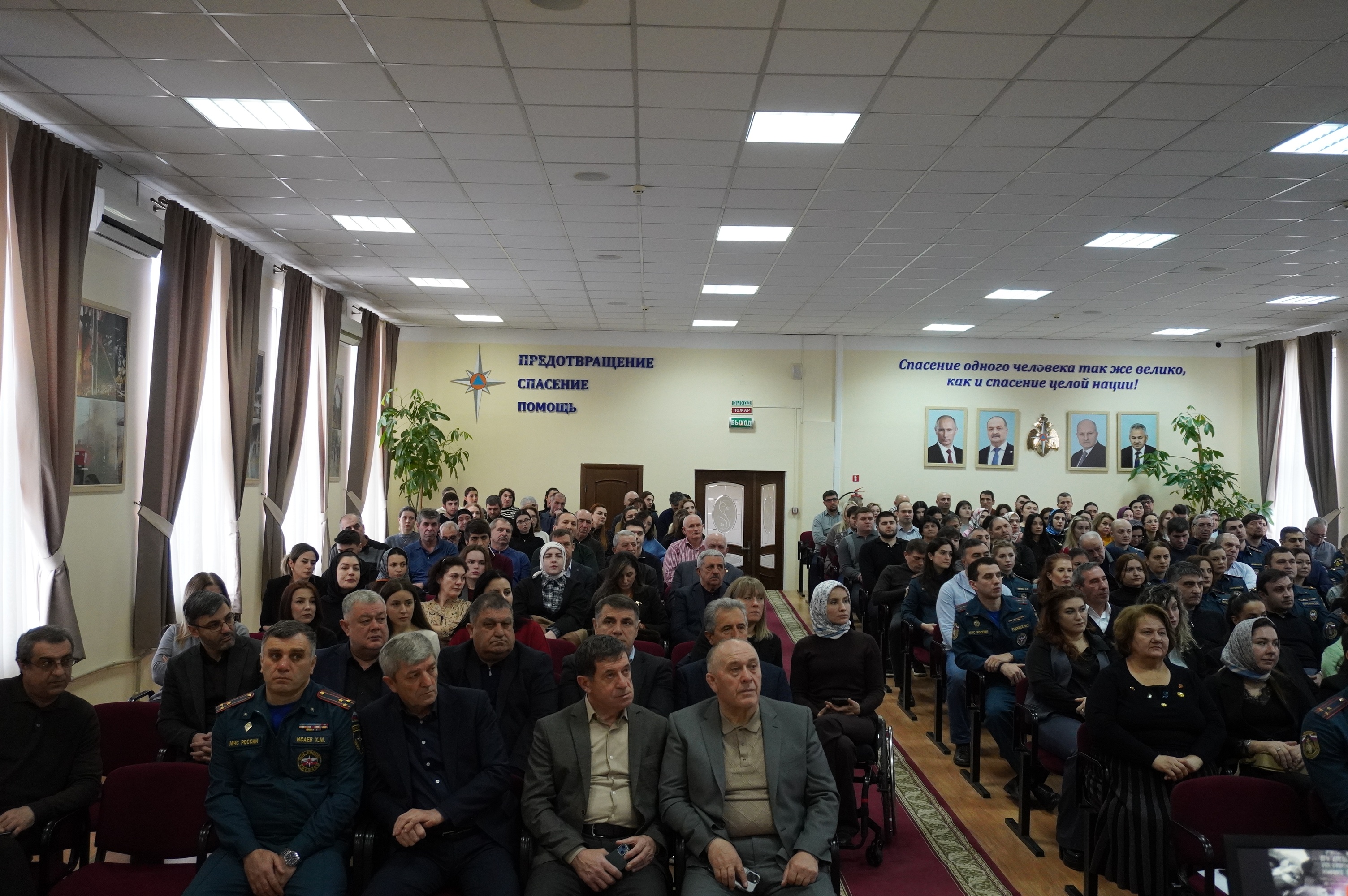 В МЧС Дагестана состоялось мероприятие, приуроченное к 82-й годовщине  освобождения Ленинграда от фашистской блокады.