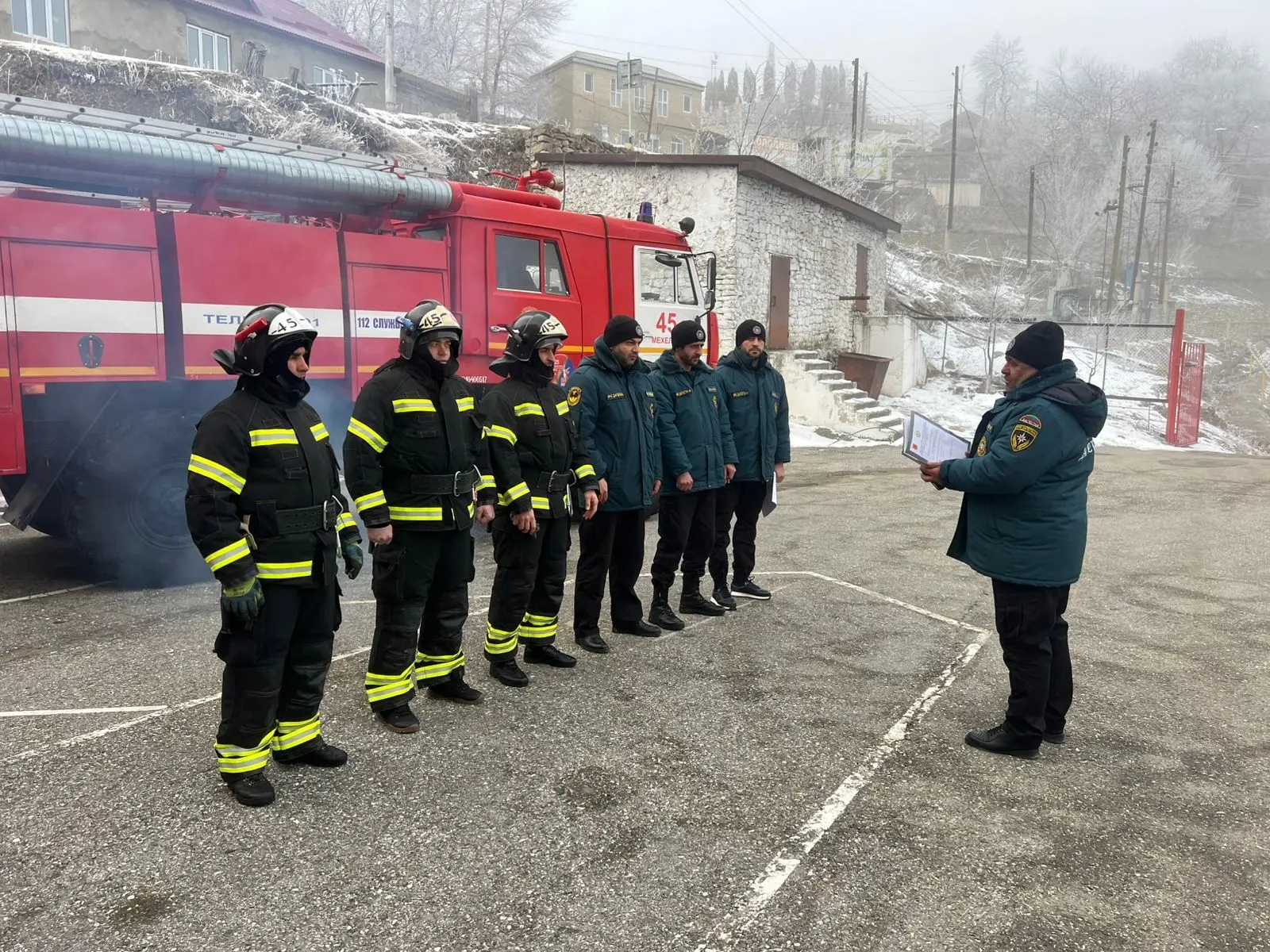 Пожарные Гумбетовского района провели тренировочные занятия по решению пожарно-тактических задач
