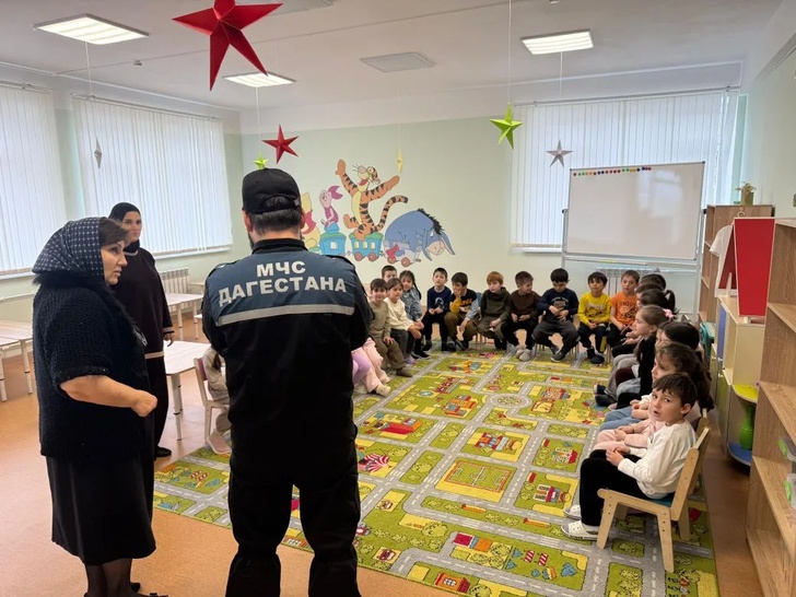 Напомнили важные правила взрослым и рассказали о безопасности детям.