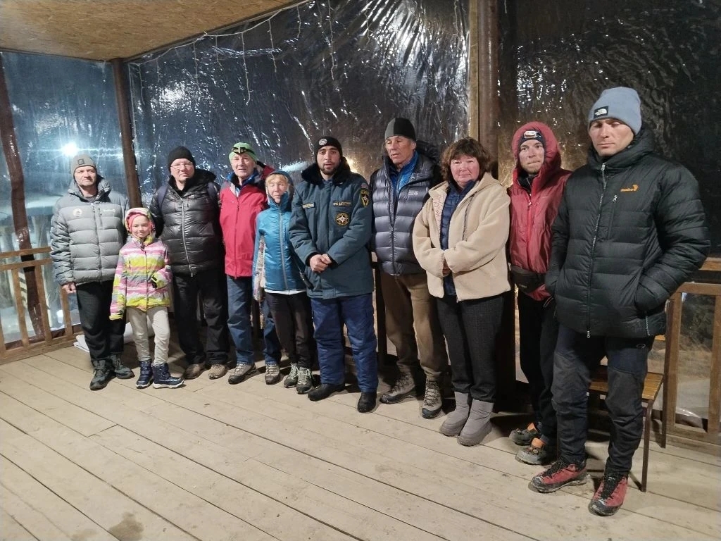 Курушские спасатели вызволили из снежного плена 26 спортсменов-альпинистов.