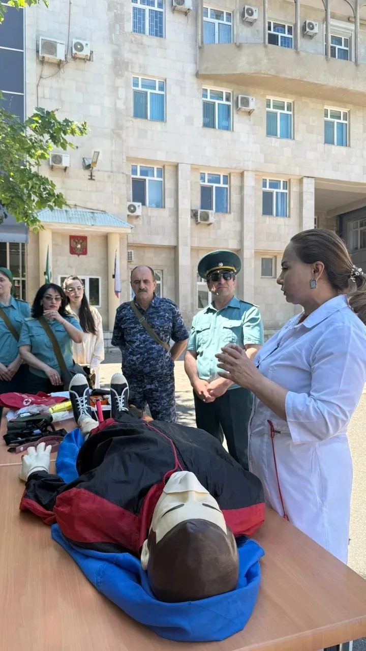 Выездное занятие специалиста ГКО У РД  «УМЦ по ГО и ЧС»  по оказанию первой помощи