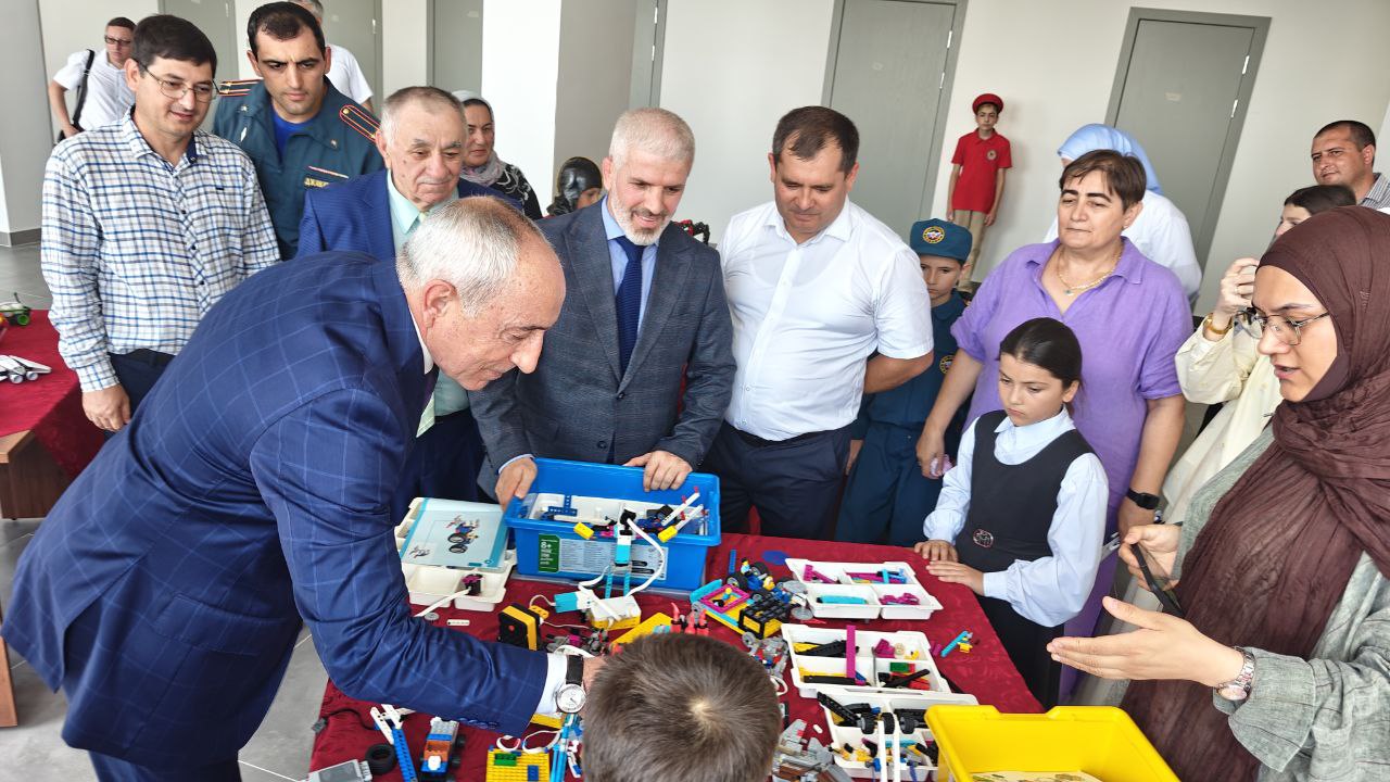 Торжественное открытие школы в селе Шагада Хасавюртовского района.