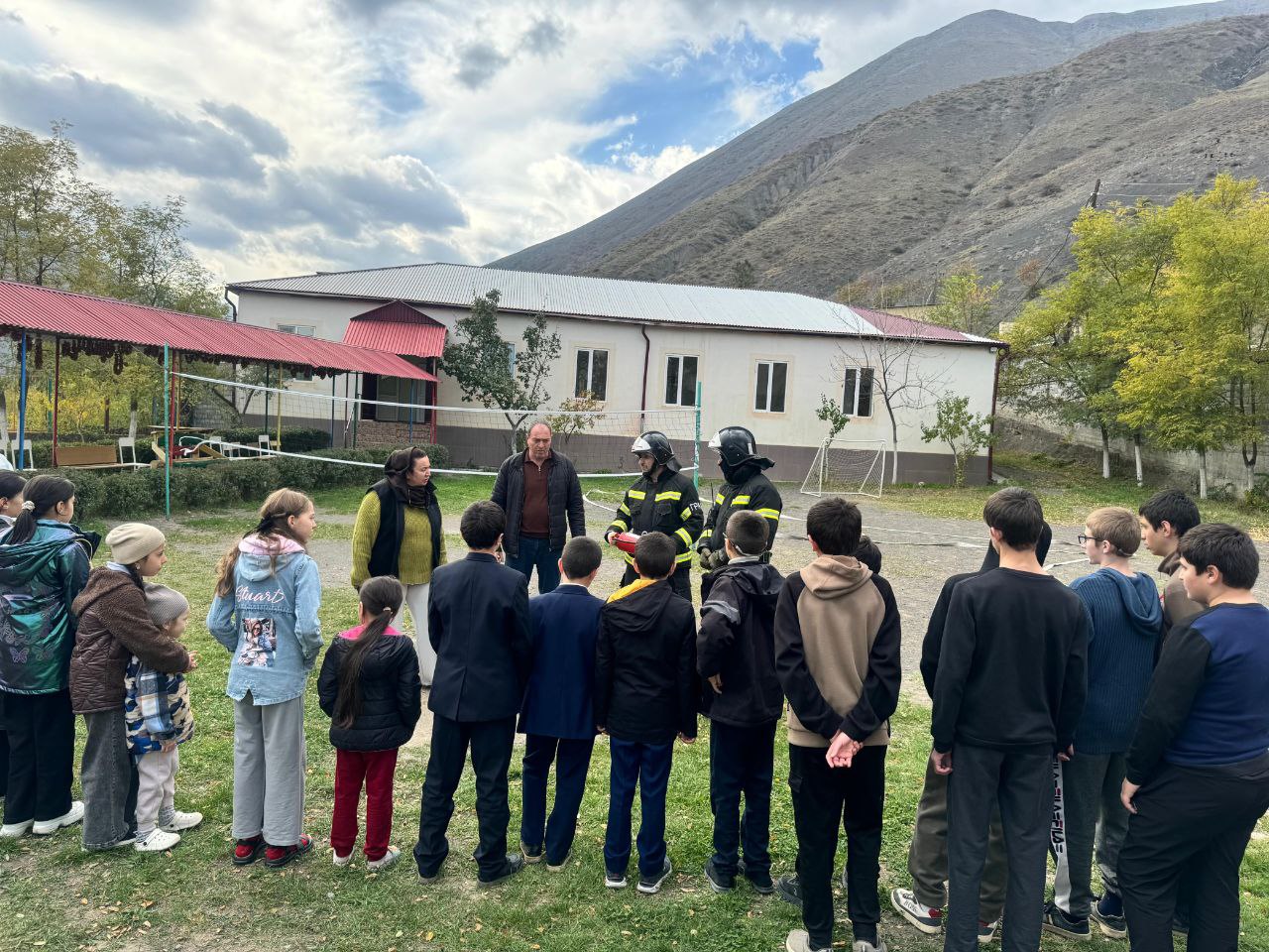 Огнеборцы ПЧ-50 провели пожарно-тактическое занятие в детском санатории