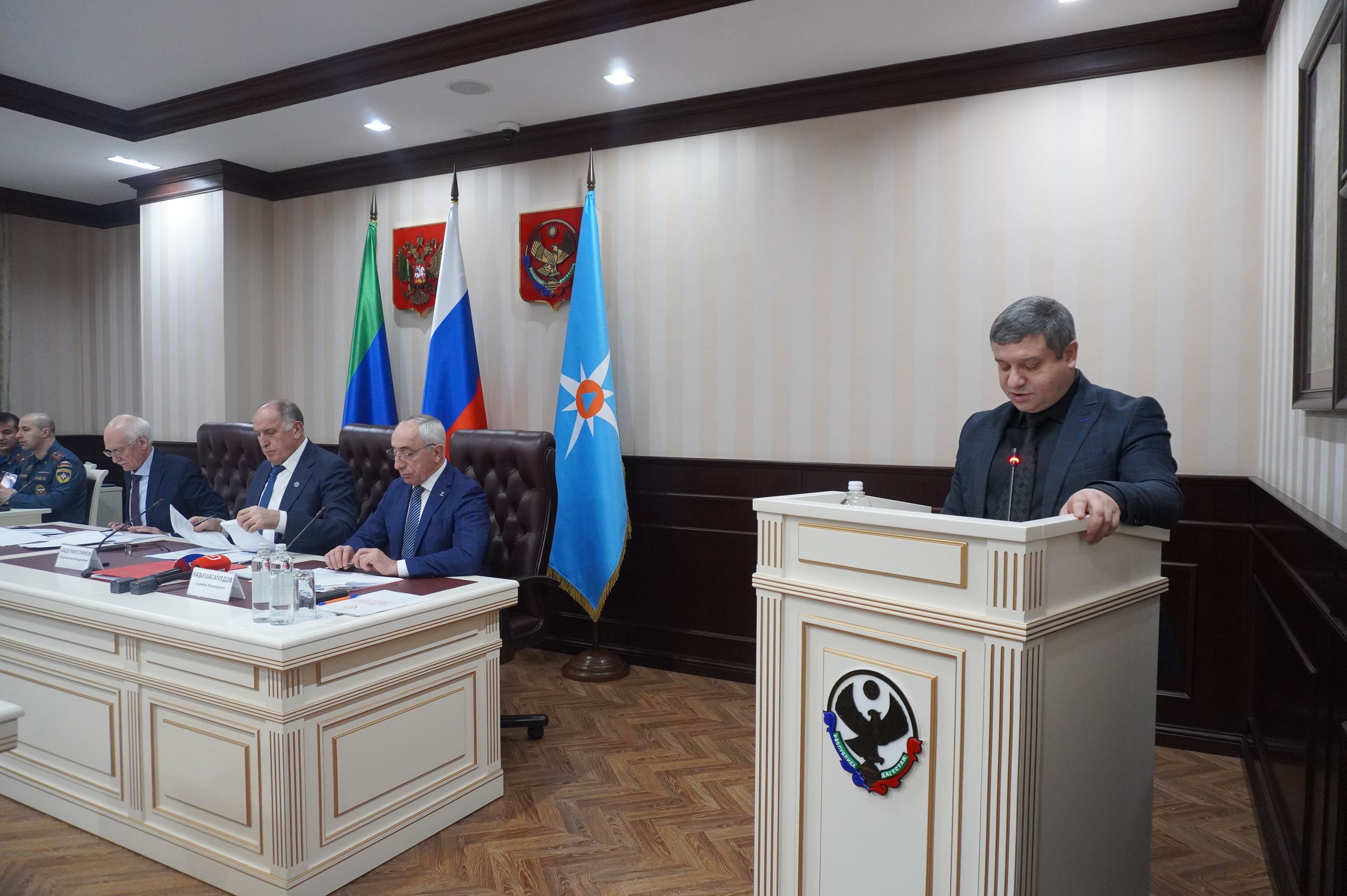 Комиссия по предупреждению и ликвидации ЧС и обеспечению пожарной безопасности в республике прошла в Ситуационном центре Главы РД