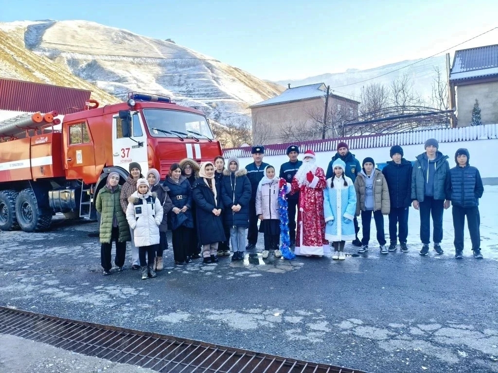 Новогодние чудеса для школьников в Докузпаринском районе.