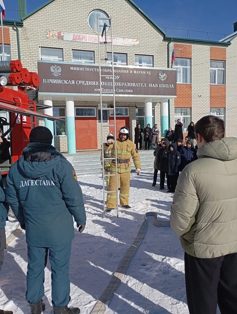 Кулинские огнеборцы в гостях у школьников