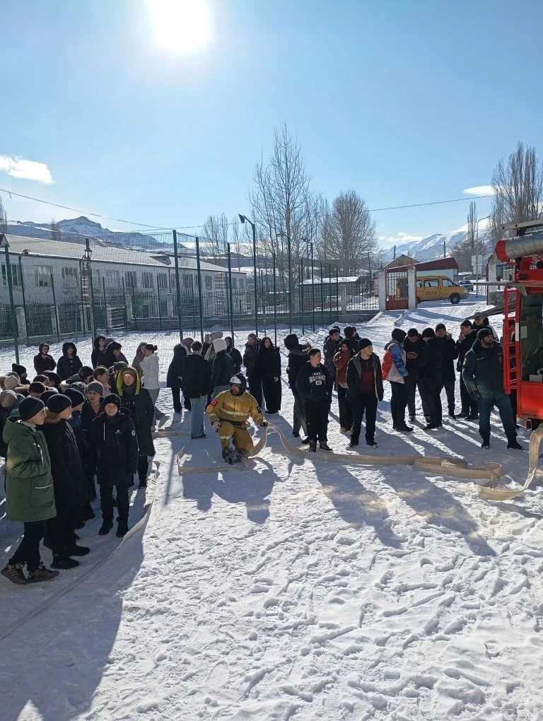 Кулинские огнеборцы в гостях у школьников