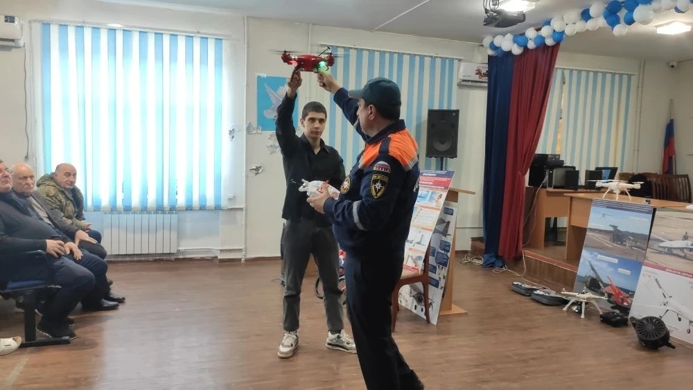 Студентам объяснили, как себя вести при атаке БПЛА