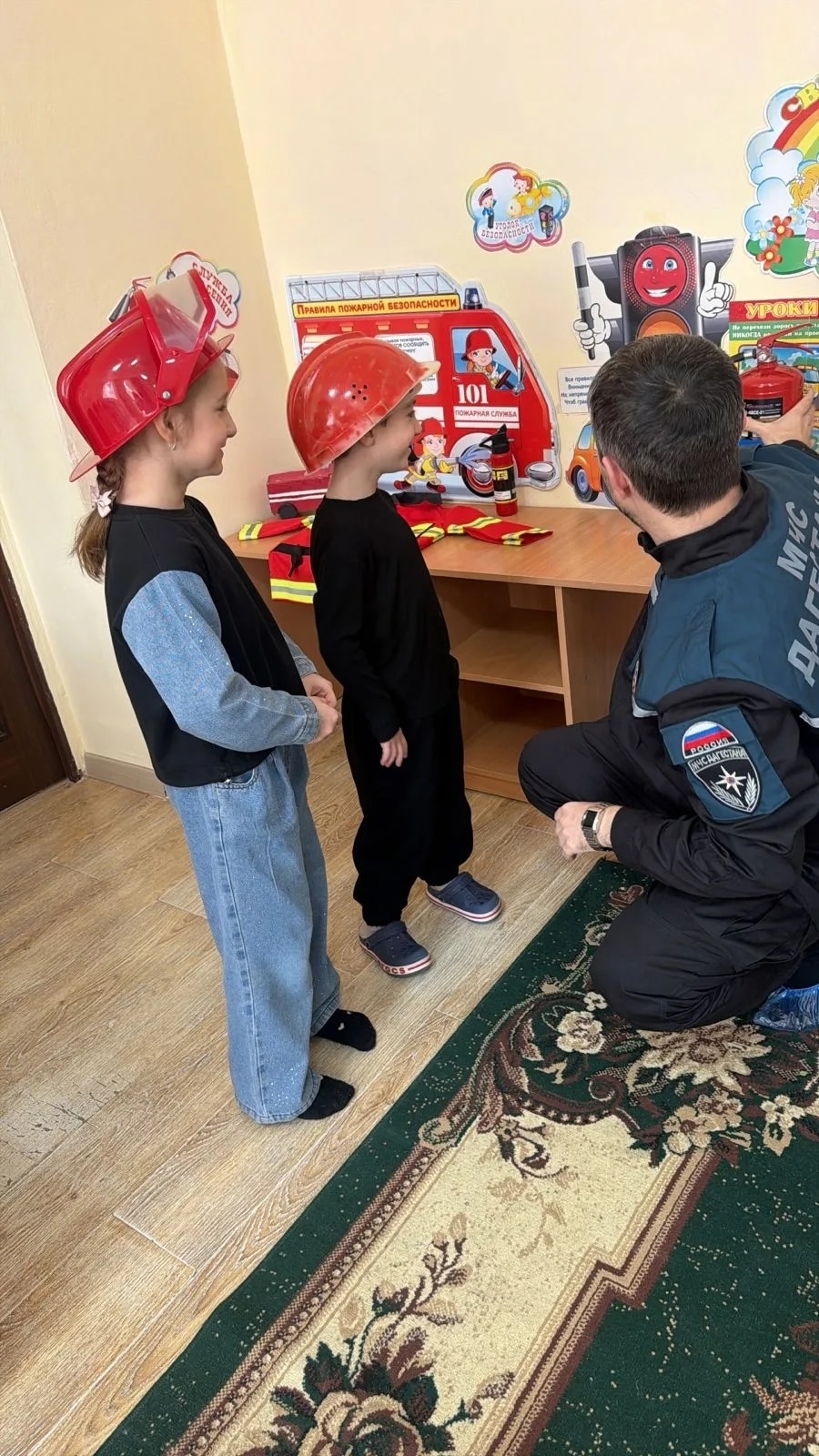 Встречи сотрудников МЧС с детьми из детского сада стали уже доброй традицией.