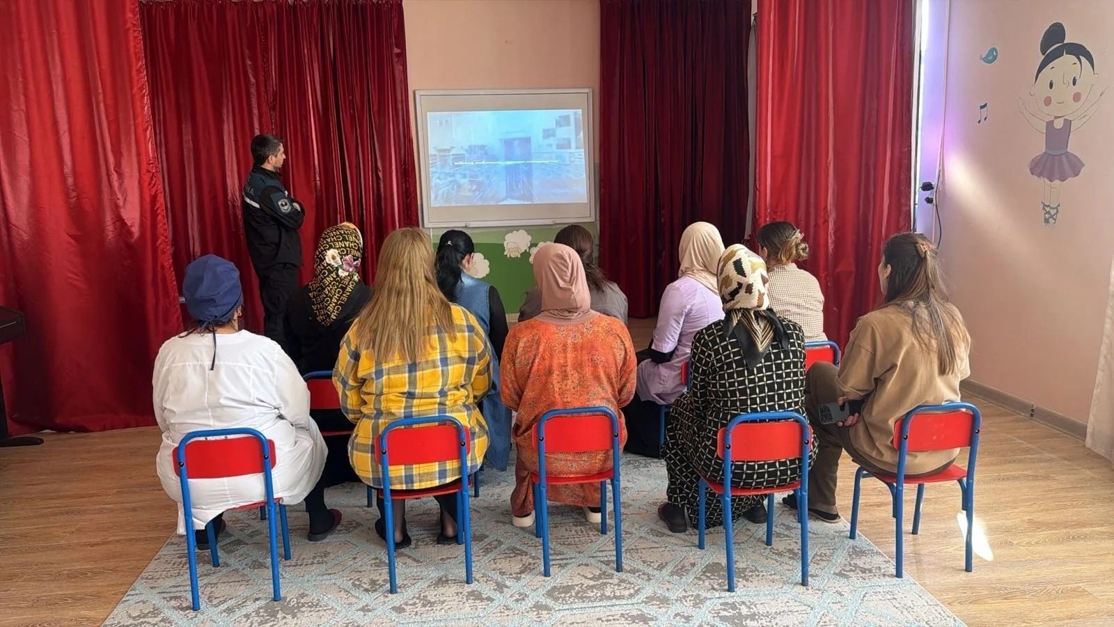 Встречи сотрудников МЧС с детьми из детского сада стали уже доброй традицией.