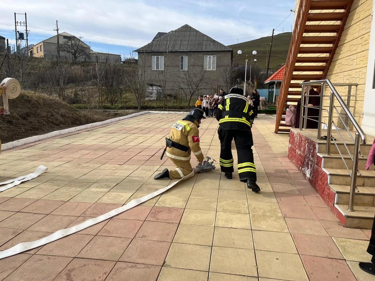 Пожарно-тактическое занятие на объекте МКДОУ Детский сад «Ромашка» провели огнеборцы ПЧ-57