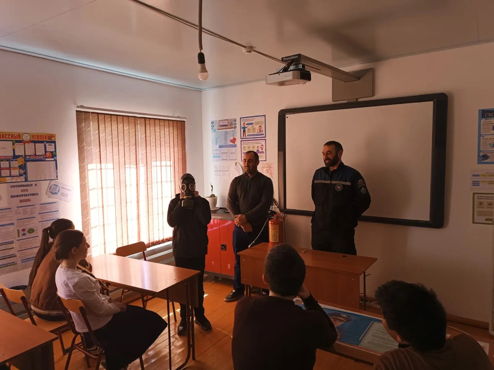 Увлекательный урок безопасности ко Всемирному дню гражданской обороны от огнеборцев ПЧ-59