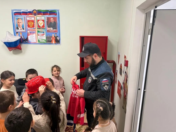 Напомнили важные правила взрослым и рассказали о безопасности детям.