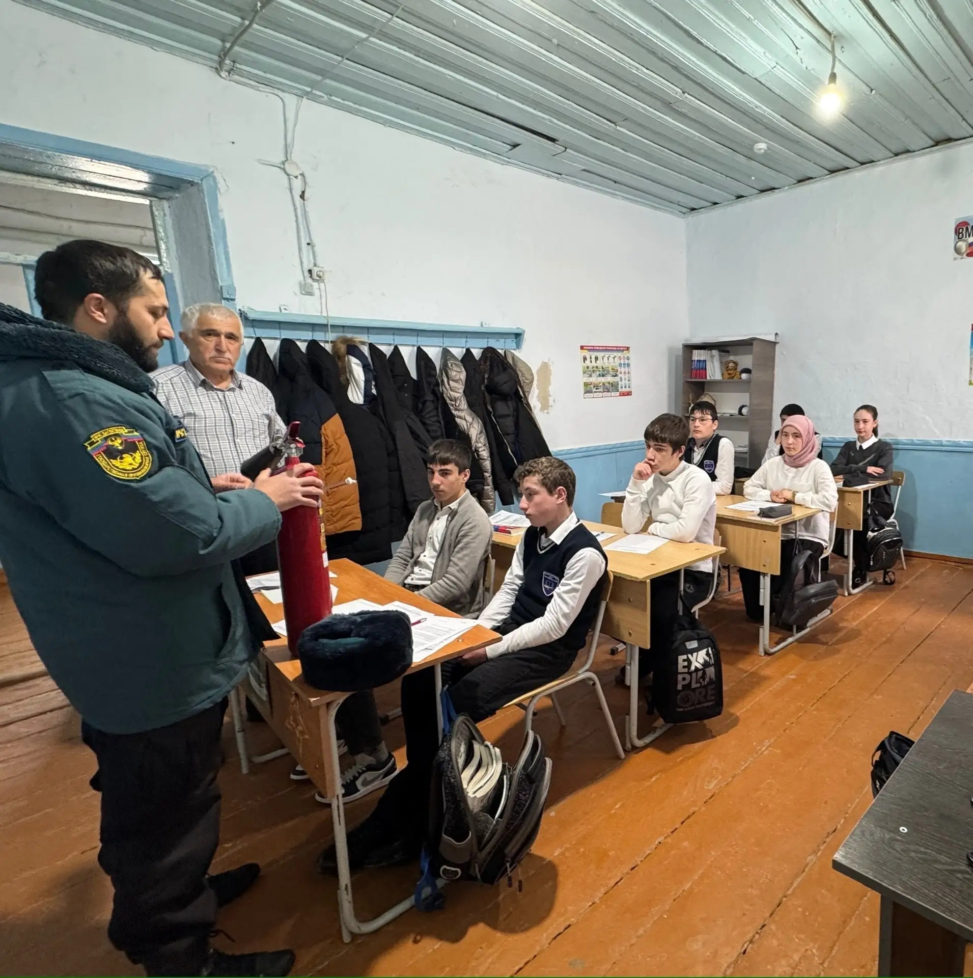 Урок безопасности в преддверии каникул от огнеборцев ПЧ-52