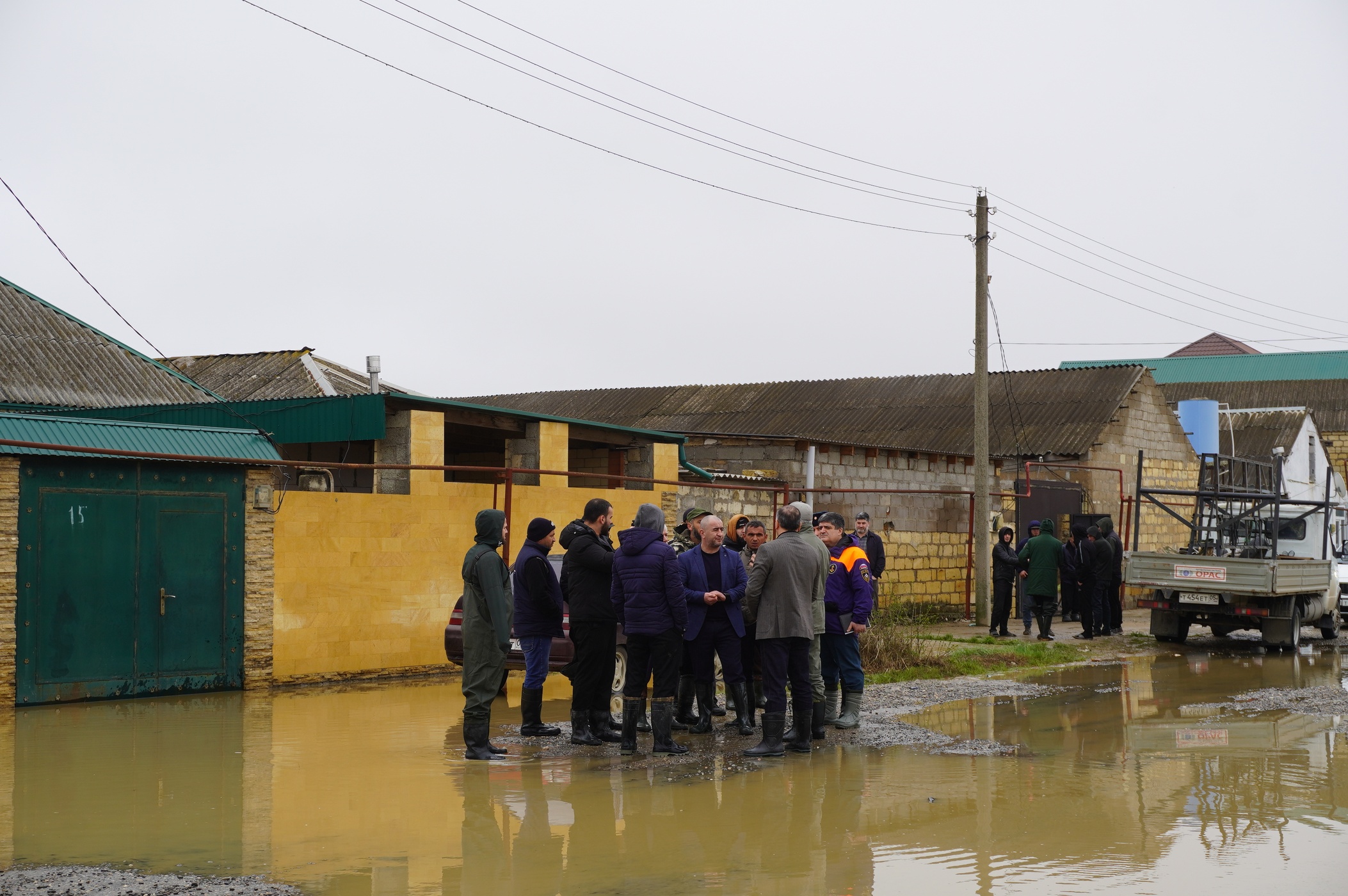Министр МЧС Дагестана Нариман Казимагамедов прибыл в город Дагестанскин огни, пострадавший  от стихийного бедствия.