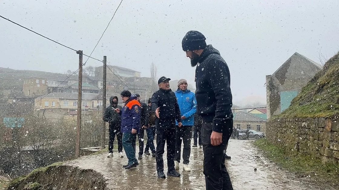 Руководитель ГКУ РД «Центр ГО и ЧС» Руслан Магомедов в составе рабочей группы посетил Дахадаевский район.