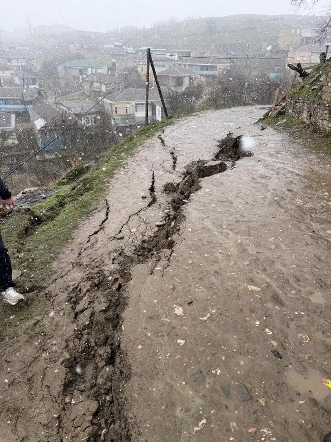 Руководитель ГКУ РД «Центр ГО и ЧС» Руслан Магомедов в составе рабочей группы посетил Дахадаевский район.