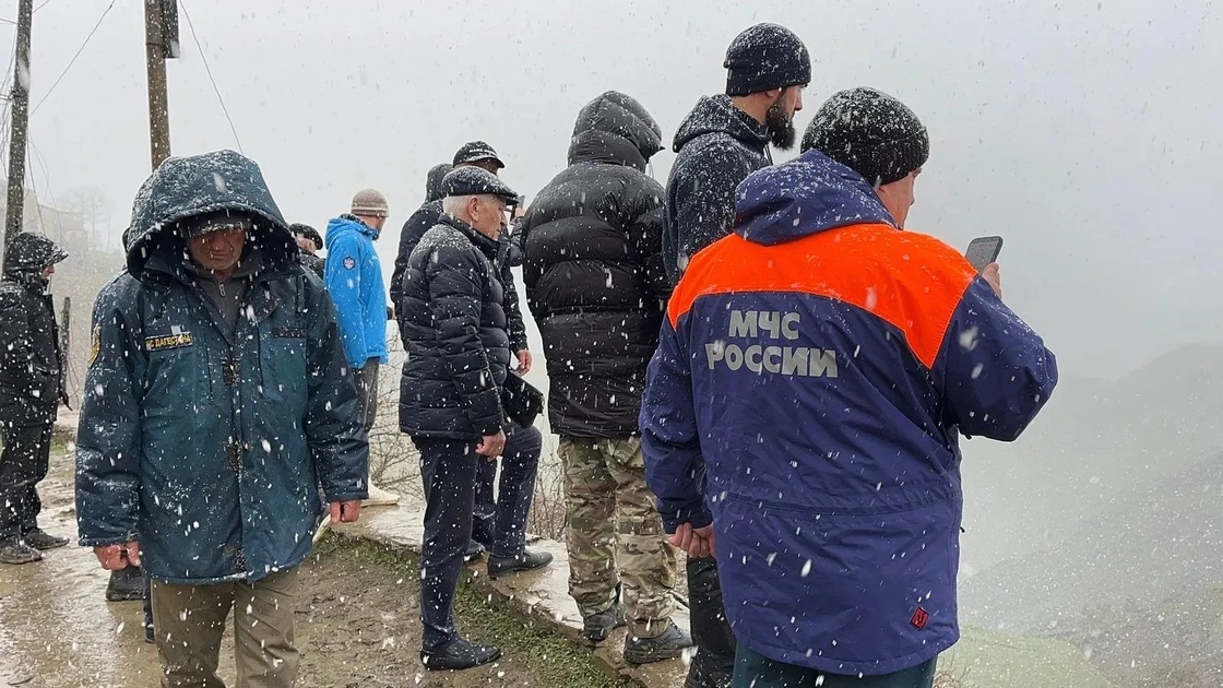 Руководитель ГКУ РД «Центр ГО и ЧС» Руслан Магомедов в составе рабочей группы посетил Дахадаевский район.