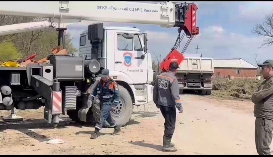 Группировка спасателей Тульского спасательного центра выполняет задачи  по ликвидации последствий ЧС в Хасавюртовском районе.