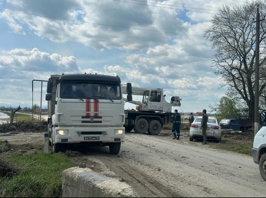 Группировка спасателей Тульского спасательного центра выполняет задачи  по ликвидации последствий ЧС в Хасавюртовском районе.