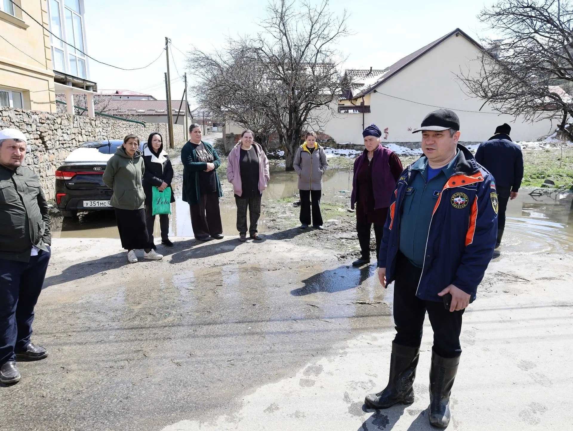 Заместитель Министра МЧС Дагестана Эльдар Атаев в составе рабочей группы посетил Лакский район.