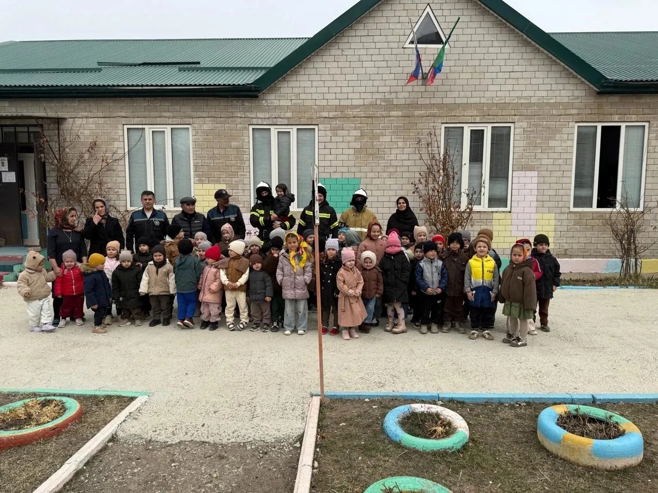 Работники ПЧ-52 в гостях у дошколят МКДОУ "Гапшиминский детский сад".