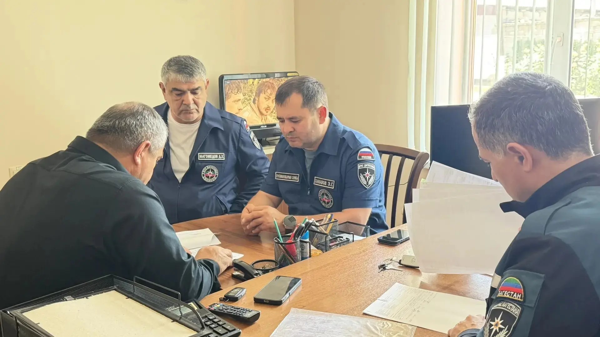 Руководитель противопожарной службы Дагестана проверил готовность пожарных частей и обсудил меры безопасности с главами районов
