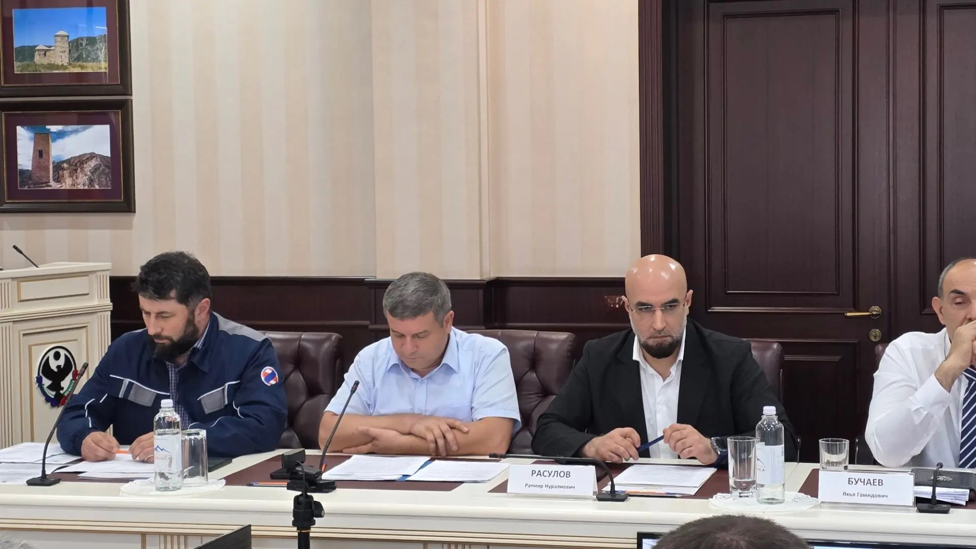 В Ситуационном центре Главы Республики Дагестан состоялось внеочередное заседание Комиссии по предупреждению и ликвидации чрезвычайных ситуаций и обеспечению пожарной безопасности.