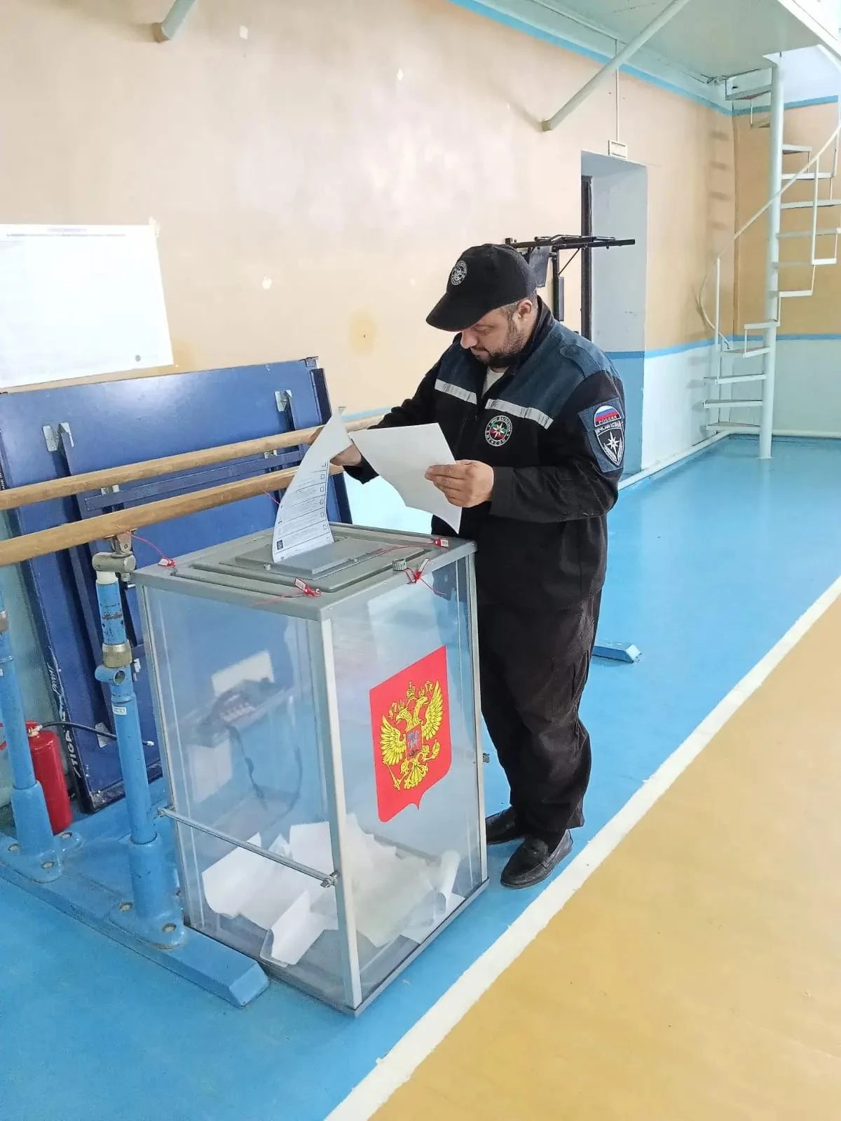 Пожарные МЧС Дагестана приняли участие в голосовании
